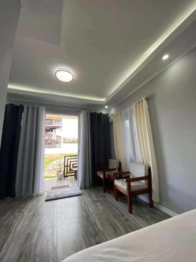 Hotel Palm View Apartelle Moalboal Esterno foto